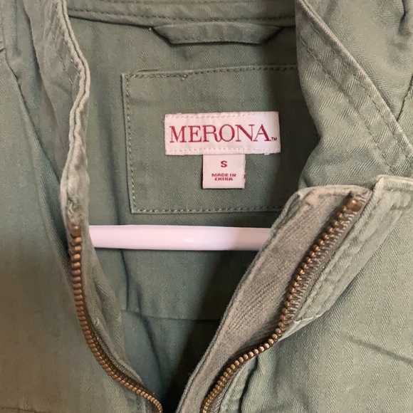 Vest - Picture 2 of 3